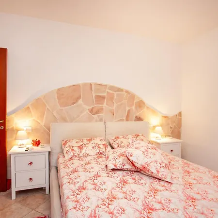 Coclea Con Piscina San Teodoro (Sardinia)