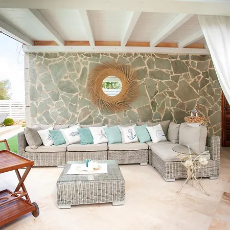 Coclea Con Piscina San Teodoro (Sardinia)